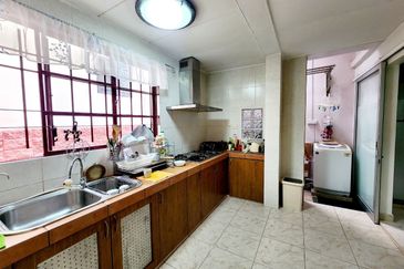 [FULLY EXTENDED] Double Storey Terrace Jalan Adang Bukit Jelutong Shah Alam