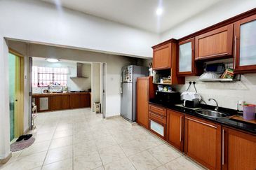 [FULLY EXTENDED] Double Storey Terrace Jalan Adang Bukit Jelutong Shah Alam