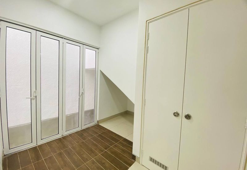 Duta Villa, Presint 14