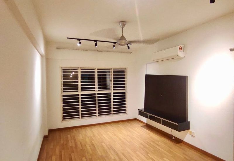 Pangsapuri Jenderam Indah