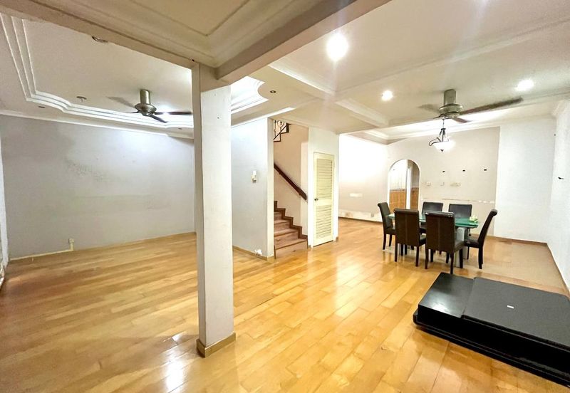 Jalan Suasana, Bandar Tun Hussein Onn