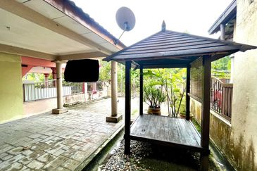 Jalan Suasana, Bandar Tun Hussein Onn