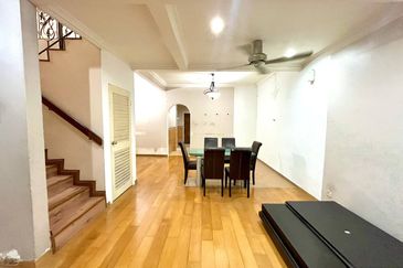 Jalan Suasana, Bandar Tun Hussein Onn