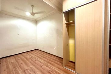 Jalan Suasana, Bandar Tun Hussein Onn