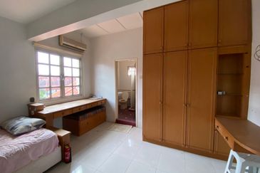 2 Storey Corner Bungalow - For Sale, Taman Oversea