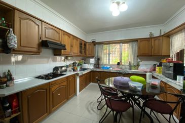 ★★2 Storey Bungalow- Land Size 9903 Sqft! For Sale, Taman Oug★★