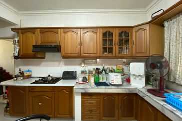 ★★2 Storey Bungalow- Land Size 9903 Sqft! For Sale, Taman Oug★★