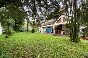 ★★2 Storey Bungalow- Land Size 9903 Sqft! For Sale, Taman Oug★★