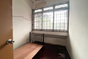 ★22’ x 85’, 2 Storey Terrace House For Sale, Taman Desa★