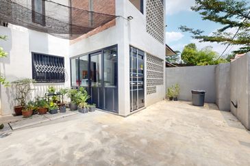 Exclusive! Rare 2-Storey Corner rebuilt modern masterpiece @Taman Desa