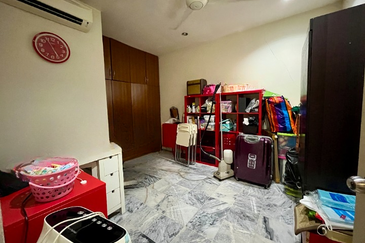 Exclusive! Renovated 3-Storey Terrace For Sale@ Taman Persiaran Desa