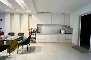 Exclusive! Renovated 3-Storey Terrace For Sale@ Taman Persiaran Desa
