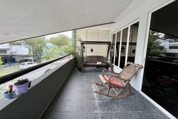Exclusive! Renovated 3-Storey Terrace For Sale@ Taman Persiaran Desa