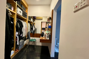 Exclusive! Renovated 3-Storey Terrace For Sale@ Taman Persiaran Desa