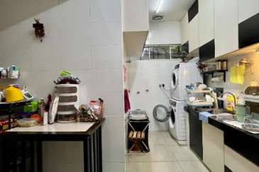 Exclusive! Renovated 3-Storey Terrace For Sale@ Taman Persiaran Desa