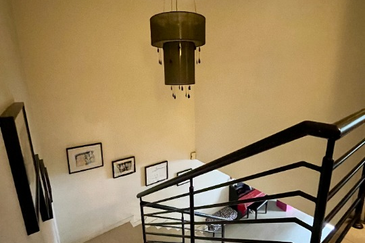 Exclusive! Renovated 3-Storey Terrace For Sale@ Taman Persiaran Desa