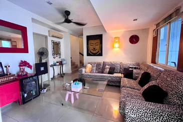 Exclusive! Renovated 3-Storey Terrace For Sale@ Taman Persiaran Desa