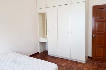 Well-maintained Double Storey Terrace House, Taman Desa