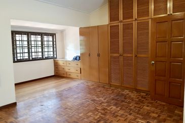 Well-maintained Double Storey Terrace House, Taman Desa