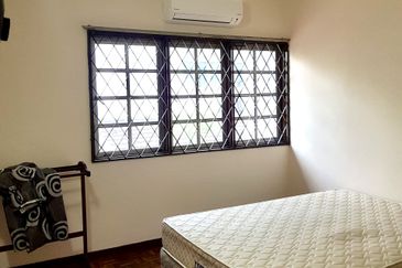 Well-maintained Double Storey Terrace House, Taman Desa