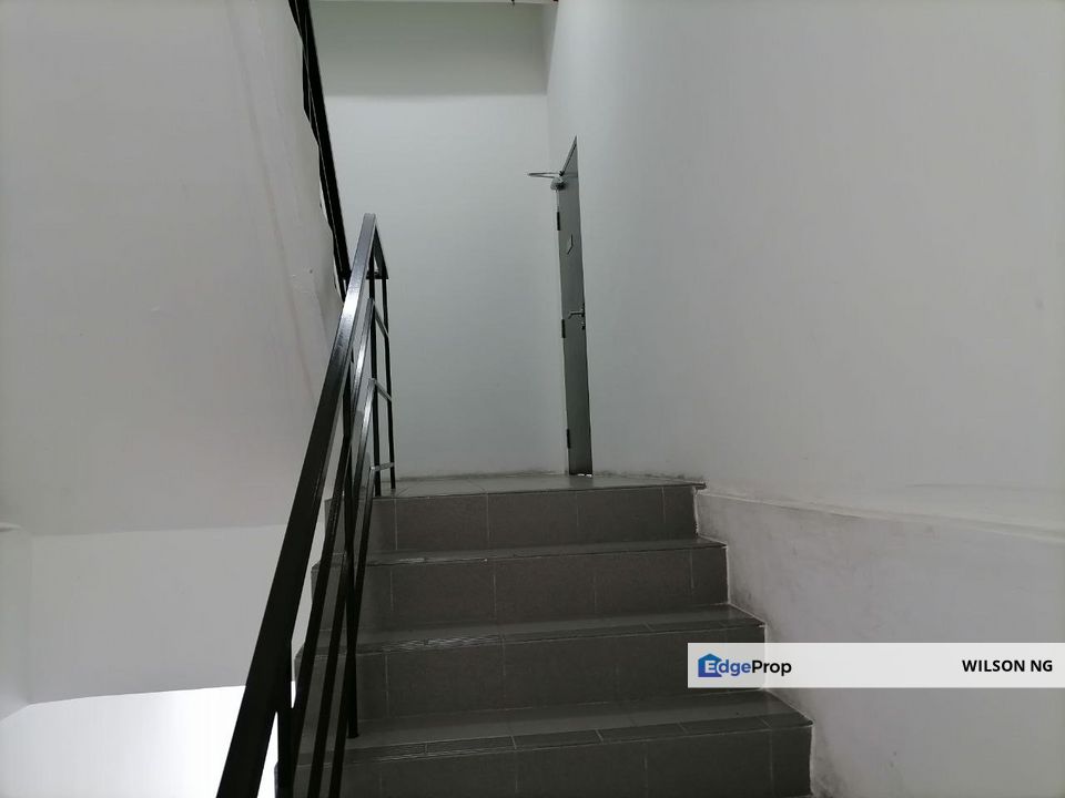 First floor main road office kiapa plaza semenyih , Selangor, Semenyih