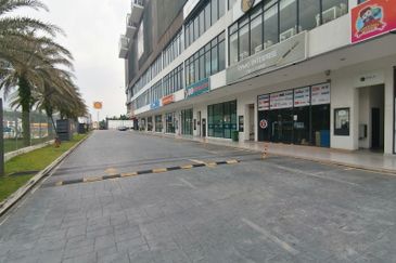 Kiara Plaza
