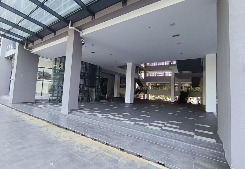 Q Avenue, Queensville