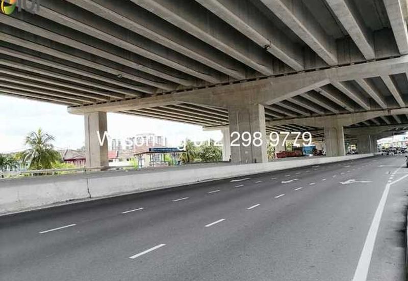 Ampang waterfront intermediate lot facing main road 