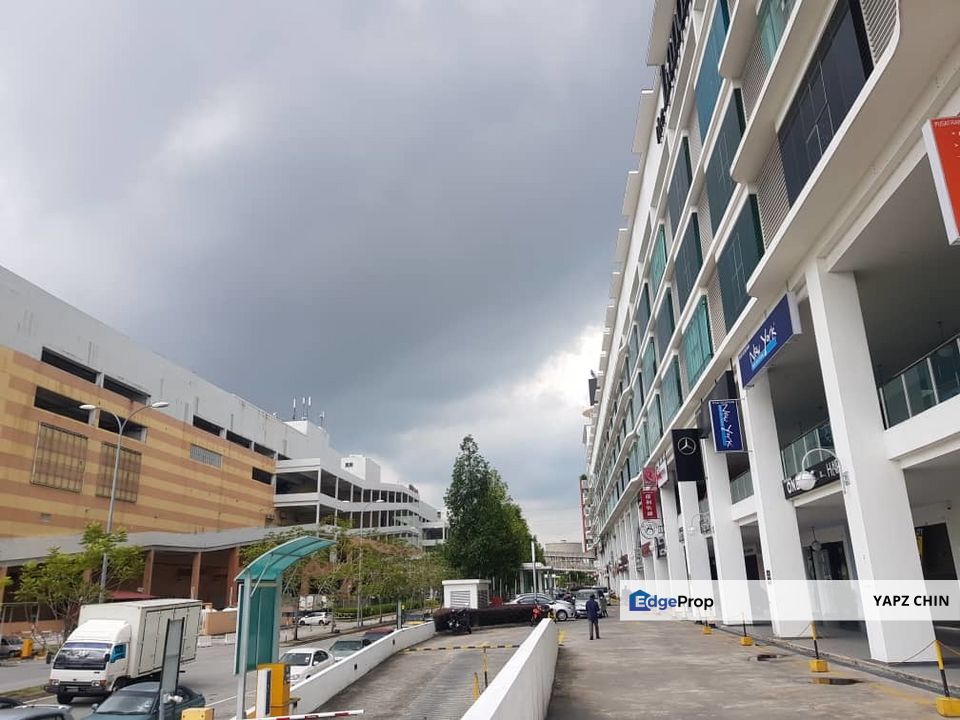 The Landmark , Bandar Bukit Tinggi 2 Klang , Ground floor End lot shop, Selangor, Klang