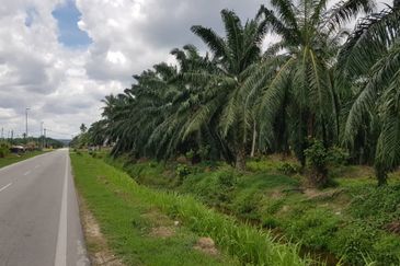 Jeram, Batu 20, Selangor Corner 8 acres Flat Land for sales