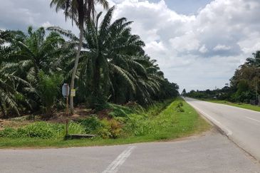Jeram, Batu 20, Selangor Corner 8 acres Flat Land for sales