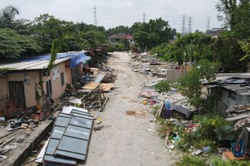 Shah Alam, Batu 3 Seksyen 22, Facing Main Road, Commercial Flat Land