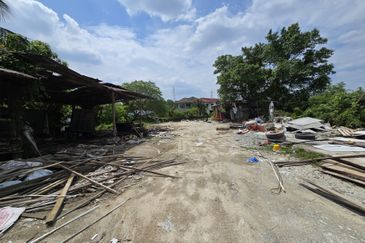 Shah Alam, Batu 3 Seksyen 22, Facing Main Road, Commercial Flat Land