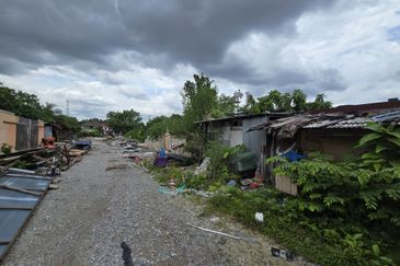 Shah Alam, Batu 3 Seksyen 22, Facing Main Road, Commercial Flat Land