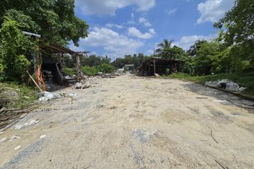 Shah Alam, Batu 3 Seksyen 22, Facing Main Road, Commercial Flat Land