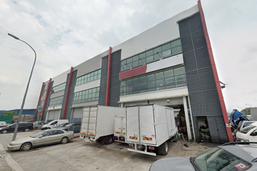 Shah Alam, seksyen 34, Freehold, 2.5 sty link factory with hoist lift