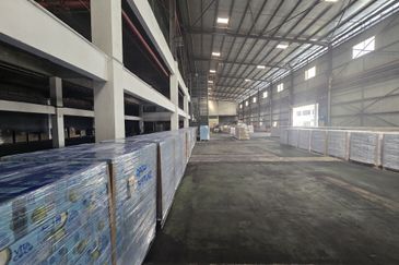 Kawasan Perindustrian Bukit Raja Selatan, Shah Alam, Detached factory / warehouse with 2000amp