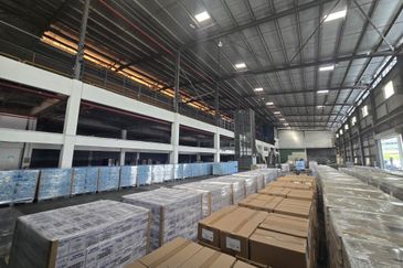 Kawasan Perindustrian Bukit Raja Selatan, Shah Alam, Detached factory / warehouse with 2000amp
