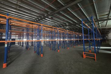 Kawasan Perindustrian Bukit Raja Selatan, Shah Alam, Detached factory / warehouse with 2000amp