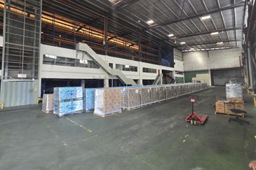 Kawasan Perindustrian Bukit Raja Selatan, Shah Alam, Detached factory / warehouse with 2000amp