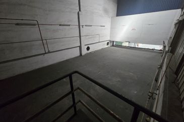 Kawasan Perindustrian Bukit Raja Selatan, Shah Alam, Detached factory / warehouse with 2000amp