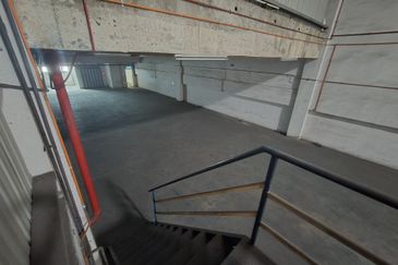 Kawasan Perindustrian Bukit Raja Selatan, Shah Alam, Detached factory / warehouse with 2000amp