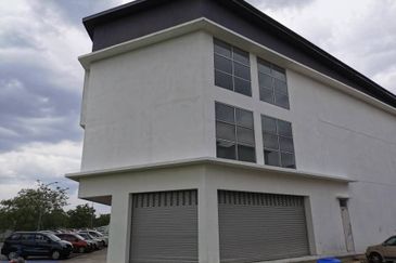 Gravitas industrial Park, Shah alam Seksyen 22, Corner link factory