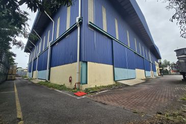 West Port, Pulau Indah