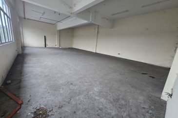 West Port, Pulau Indah