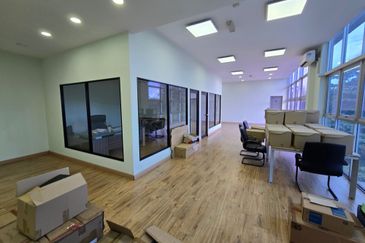 Kawasan preindustrial sg puloh, Kapar, 3 storey end lot Semi D factory