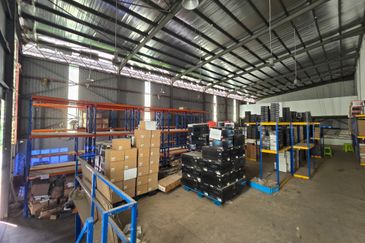 Kawasan preindustrial sg puloh, Kapar, 3 storey end lot Semi D factory