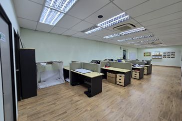 Kawasan preindustrial sg puloh, Kapar, 3 storey end lot Semi D factory