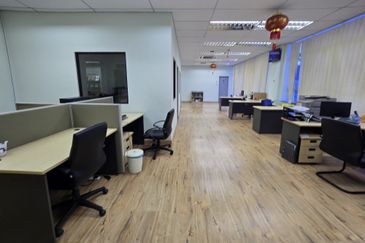 Kawasan preindustrial sg puloh, Kapar, 3 storey end lot Semi D factory