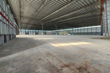 North Port, Port Klang, brand new Semi-D Warehouse with 20m ceiling